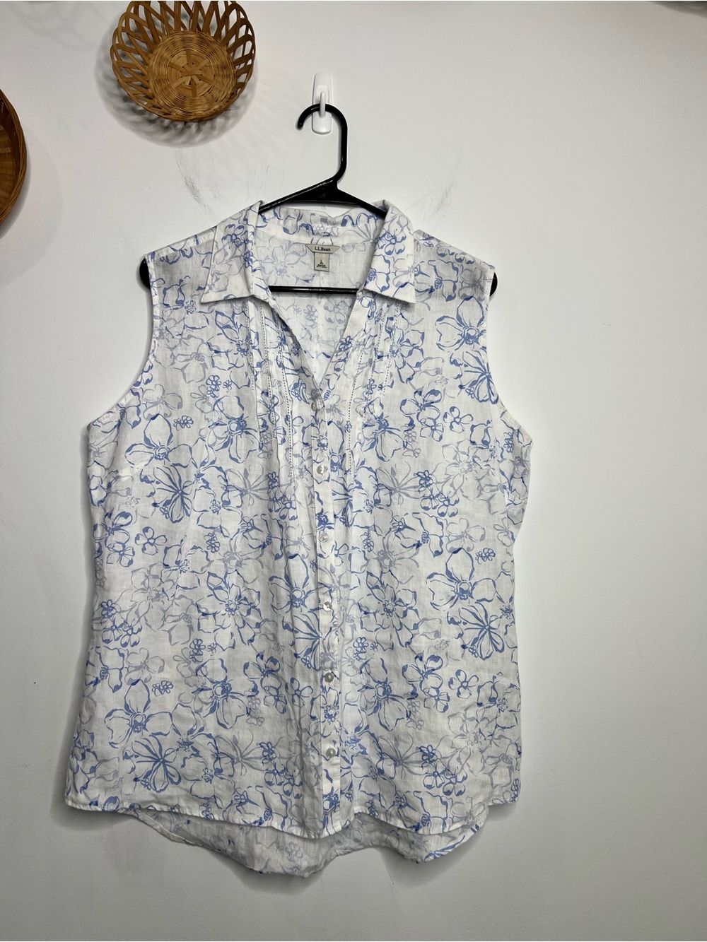 L.L. Bean Linen Sleeveless Button Down Top Size Large